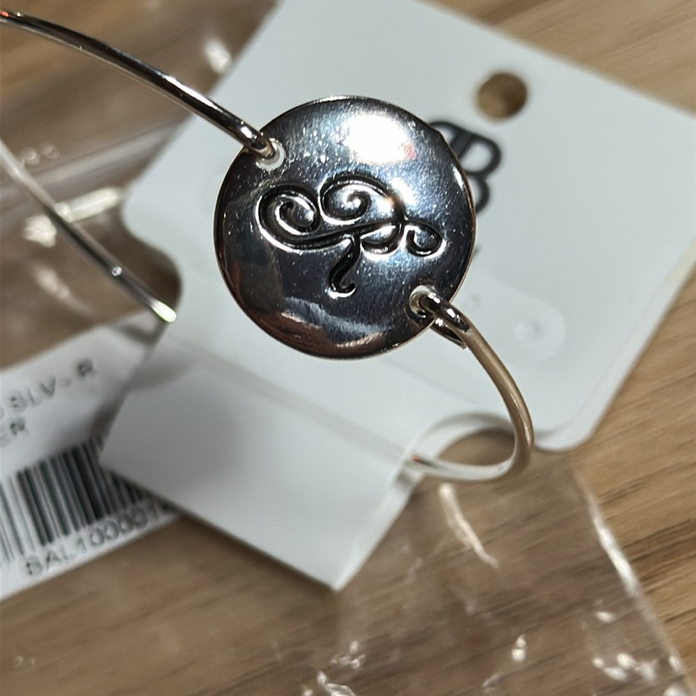 BANSRI Silver Initial ‘R’ Bracelet - Picture 2 of 10